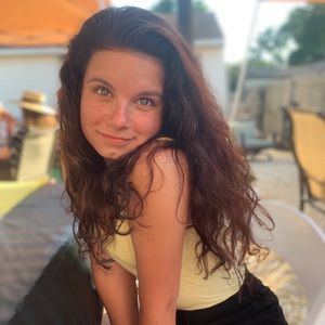 Meet your Posher, Emily